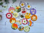 Sous-verres de voiture perforés lot de 2 – Abeille, soleil, cactus, marguerite – 7 cm
