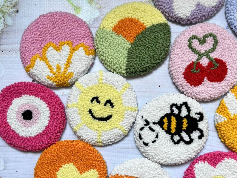 Sous-verres de voiture perforés lot de 2 – Abeille, soleil, cactus, marguerite – 7 cm
