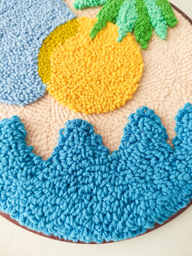 Décoration murale nautique en punch needle, art textile îles, coton, 19x19 cm