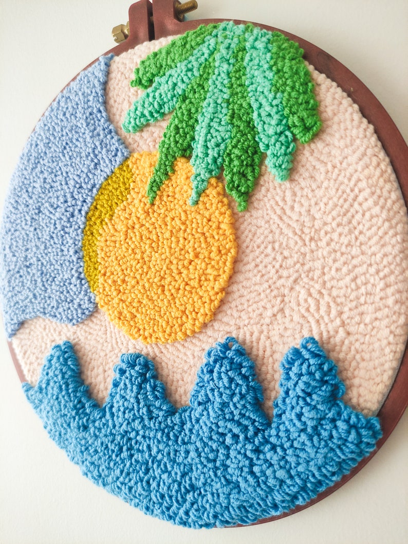 Décoration murale nautique en punch needle, art textile îles, coton, 19x19 cm