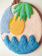 Décoration murale nautique en punch needle, art textile îles, coton, 19x19 cm