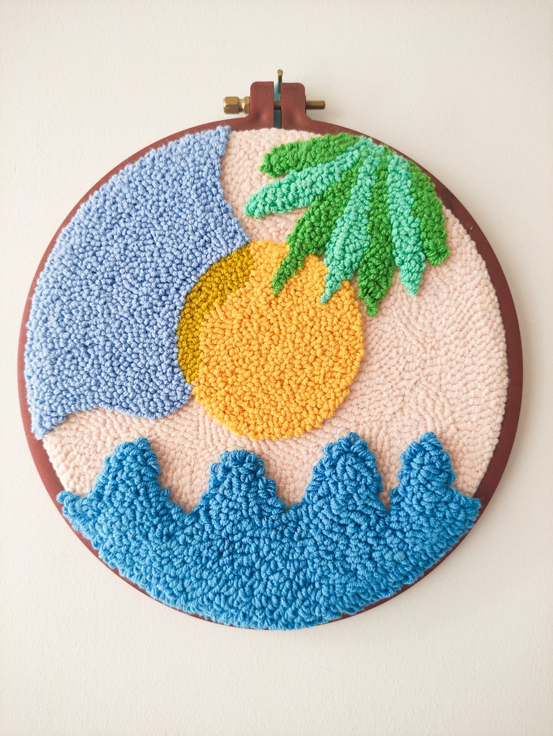 Décoration murale nautique en punch needle, art textile îles, coton, 19x19 cm
