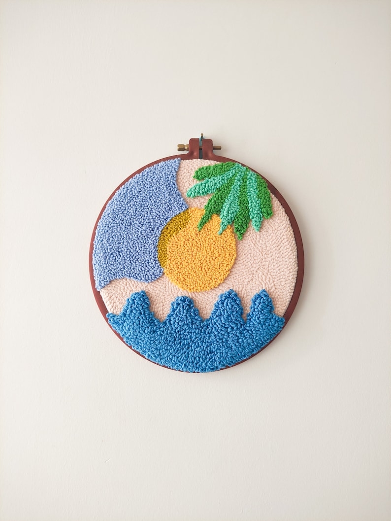 Décoration murale nautique en punch needle, art textile îles, coton, 19x19 cm