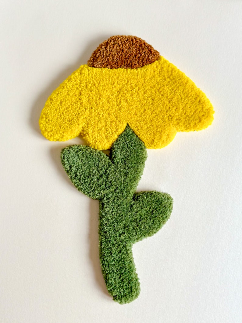 Suspension murale capitonnée tournesol, décoration florale, laine 100%, 40x27x2 cm