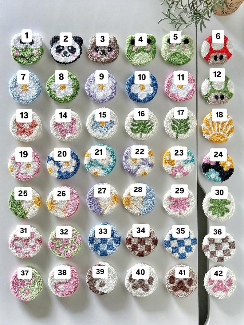 Lot de 2 sous-verres de voiture capitonnés marguerites - Accessoires de voiture punch Needle, 7 cm, lavage à la main