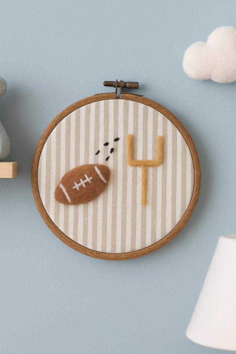 Cerceau à broder en feutre aiguilleté motif football, décoration murale chambre sport