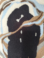 Tableau en punch needle – Silhouette couple enlacé – Art textile bohème mural – Pièce unique