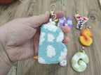 Porte-clés en cuir avec lettre perforée, accessoire de sac artisanal